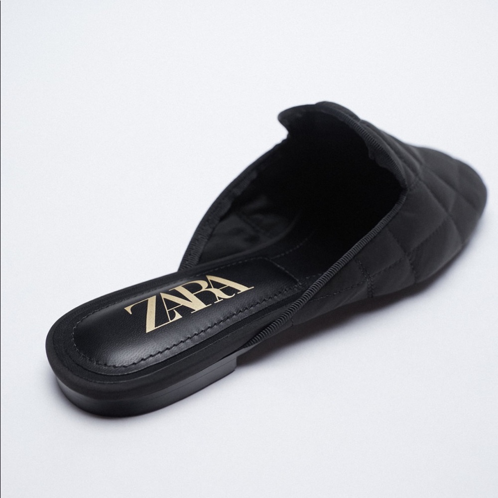 NWT’S Zara Black Quilted Flat Mules 7.5 - Picture 2 of 7